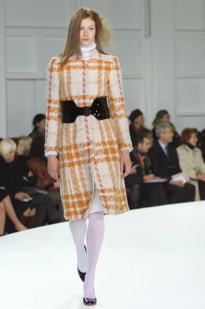 Look 3
